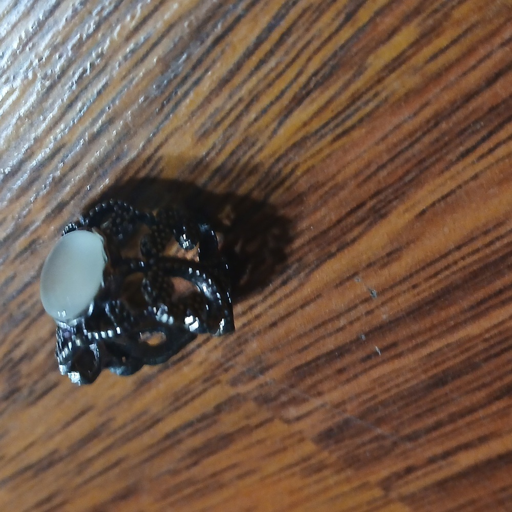 Ring - Picture 5 of 7
